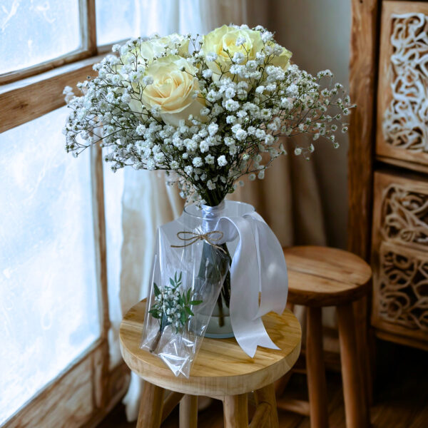 RAMO DE NOVIA ROSAS BLANCAS | Vida Floristería en Torrevieja