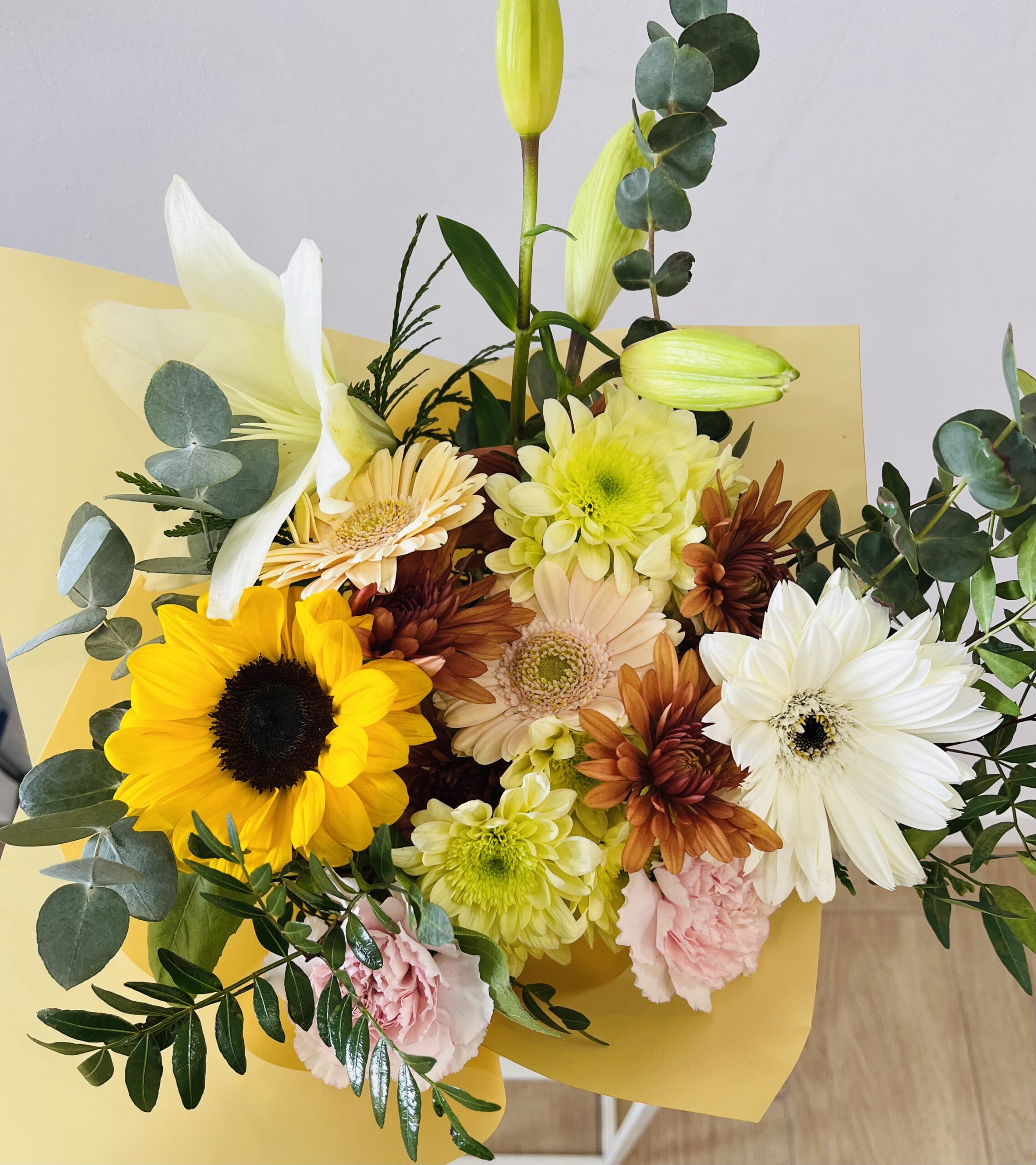 RAMO DE FLORES SIEMPRE SALE EL SOL | Vida Floristería en Torrevieja