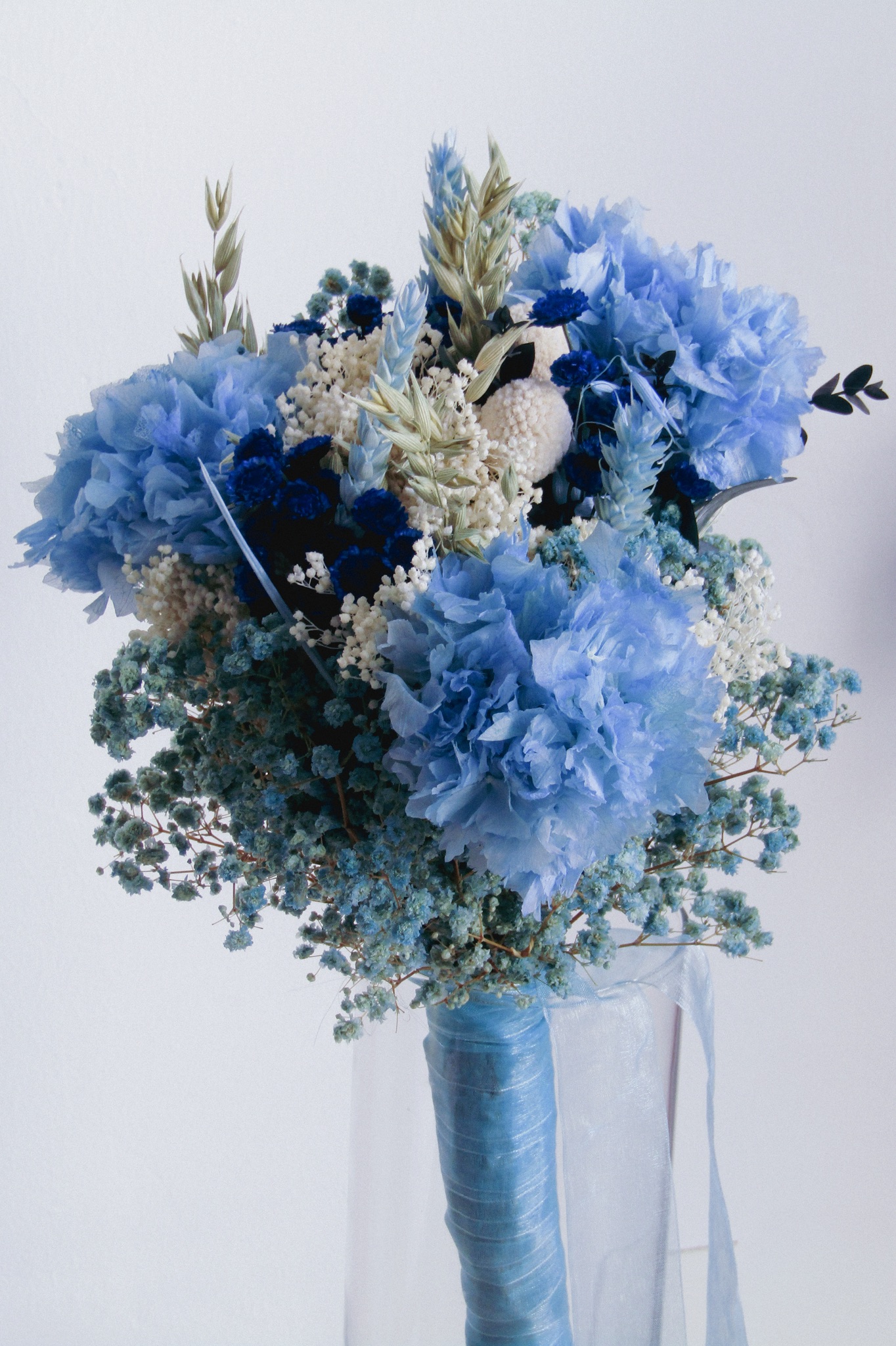 RAMO DE NOVIA TONOS AZULES FLORES SECAS Y PRESERVADOS| Vida Floristería en Torrevieja