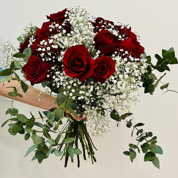RAMO DE ROSAS LLAMA ETERNA | Floristería Vida en Torrevieja